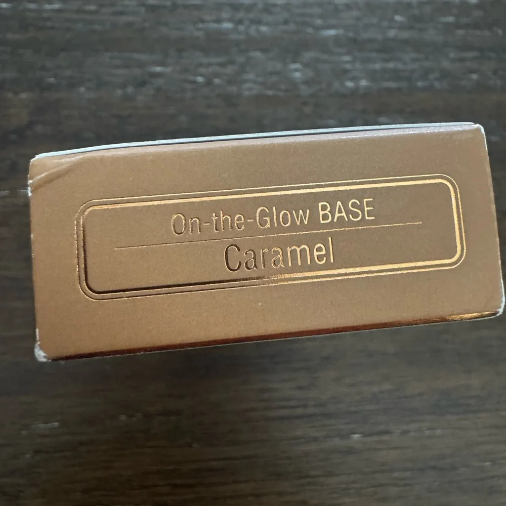 Pixi by Petra On-the-Glow Base Caramel